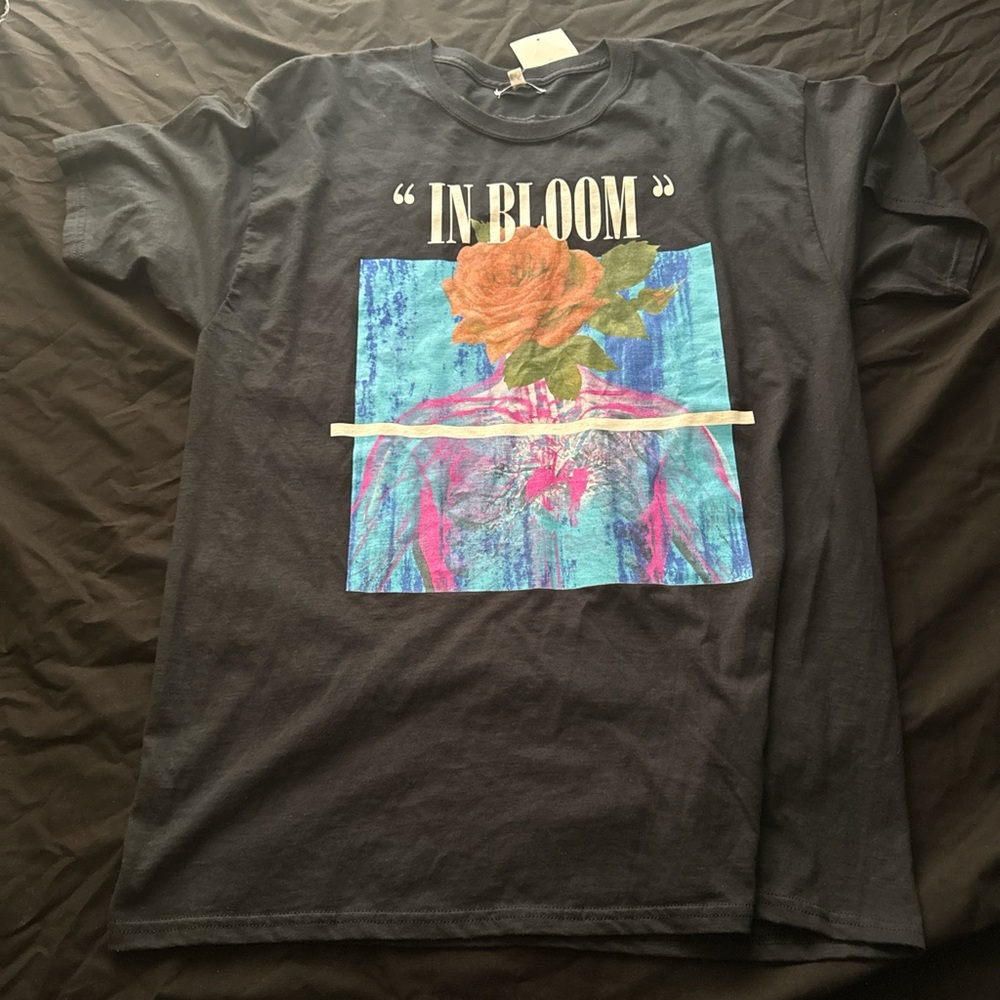In Bloom Graphic T-Shirt - Black